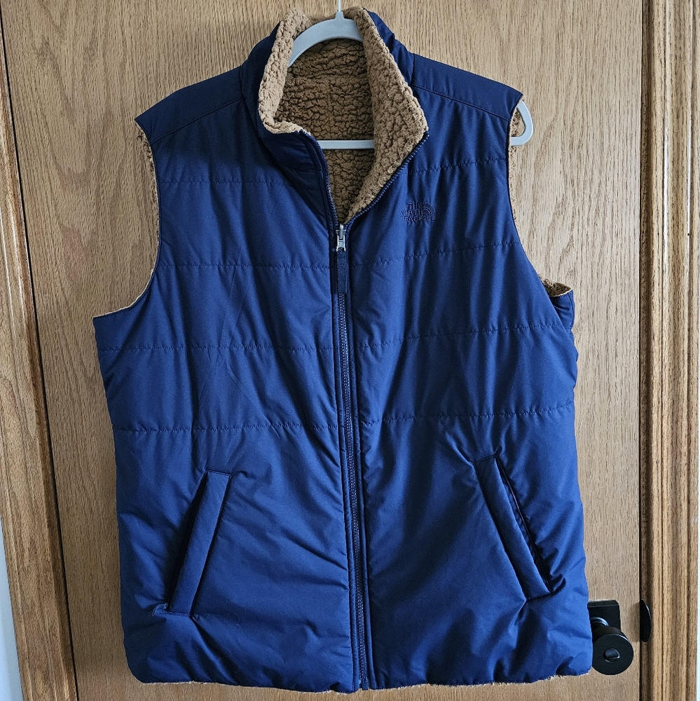 North Face Reversible Vest Size XL